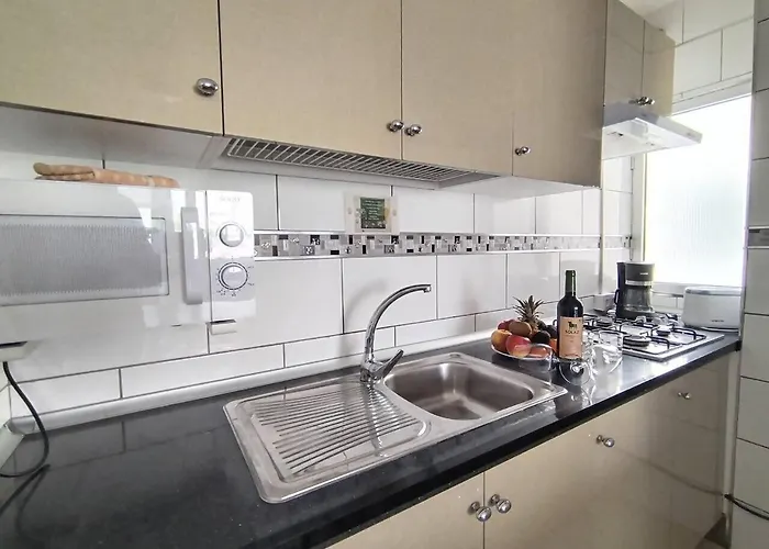 Rentenerife Kitesurf & Chill - *